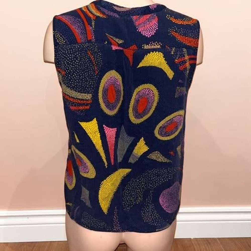 Numph Itachi Blouse Top Iris Navy Blue Abstract Geometric Sleeveless Size 40 - Picture 4 of 6